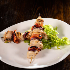 Frigarui din piept de pui cu legume