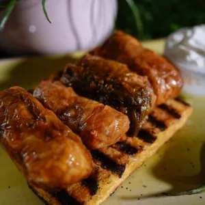 Sărmăluțe în foi de varză (aprox. 20 buc/kg)